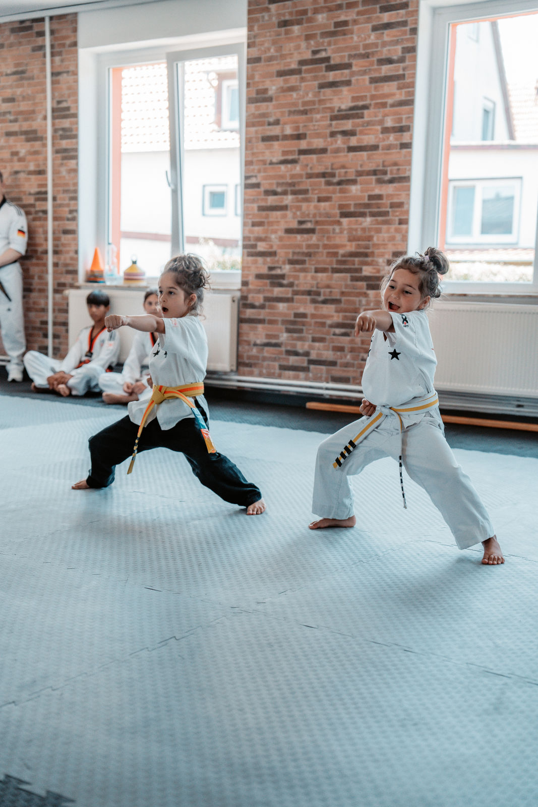 Kinder beim Kampfsporttraining in der Sportschule Gudensberg